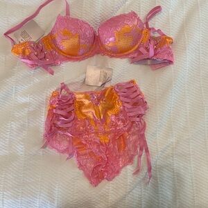 Savage X Fenty Lingerie set orange and pink NWT. High waisted under wear 32D bra